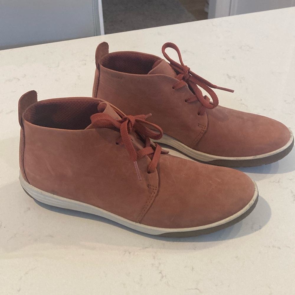 ECCO Women's Chase Ii Bootie Hydromax Sneaker Size 9 Cayenne reddish brown